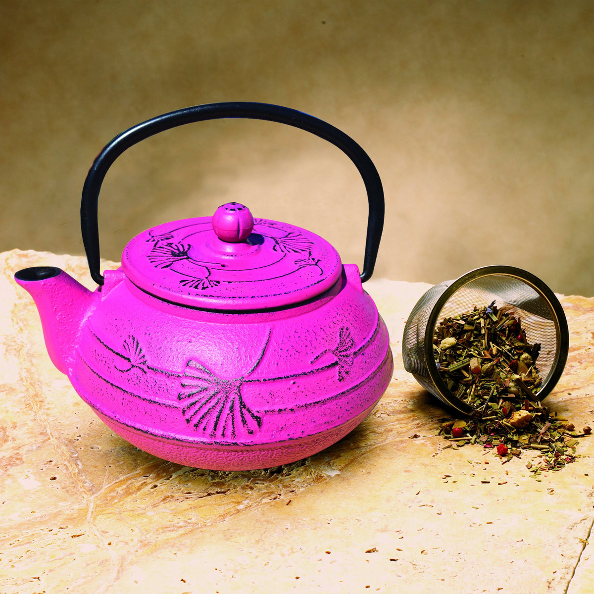 22 oz Fuchsia Cast Iron Teapot O10507